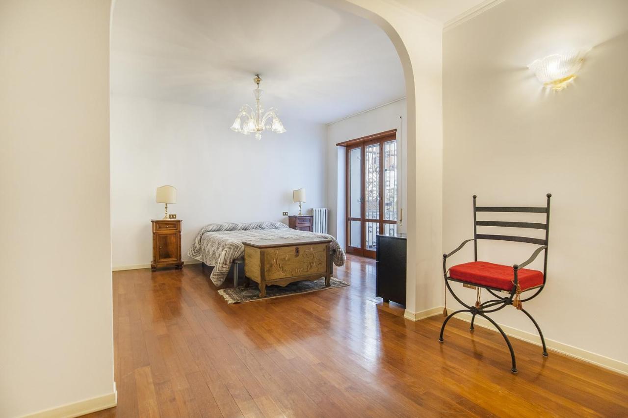Eur Luminous And Large Family Terrace Apartamento